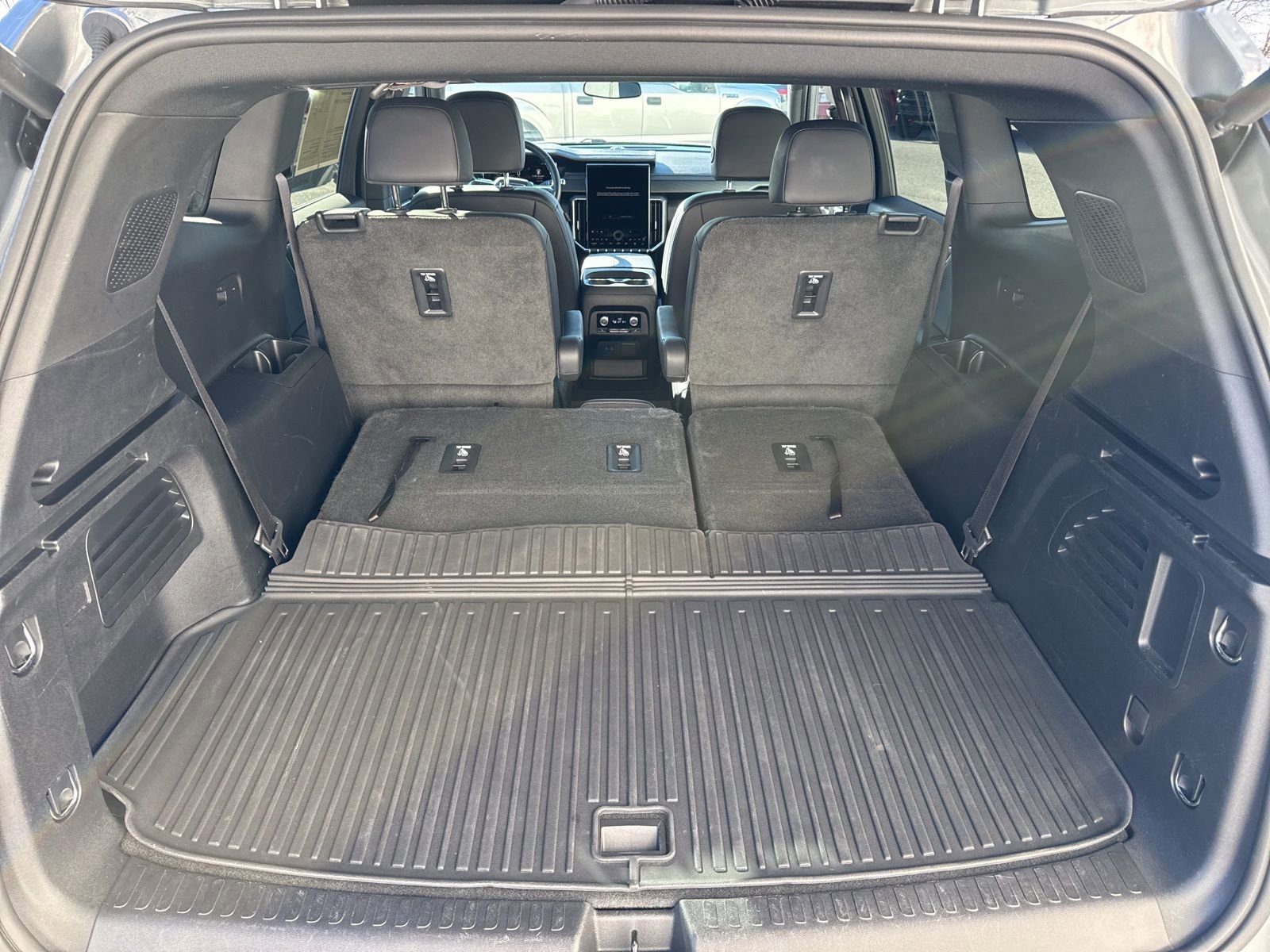 Used 2024 GMC Acadia Elevation w/ Luxury Package image 11