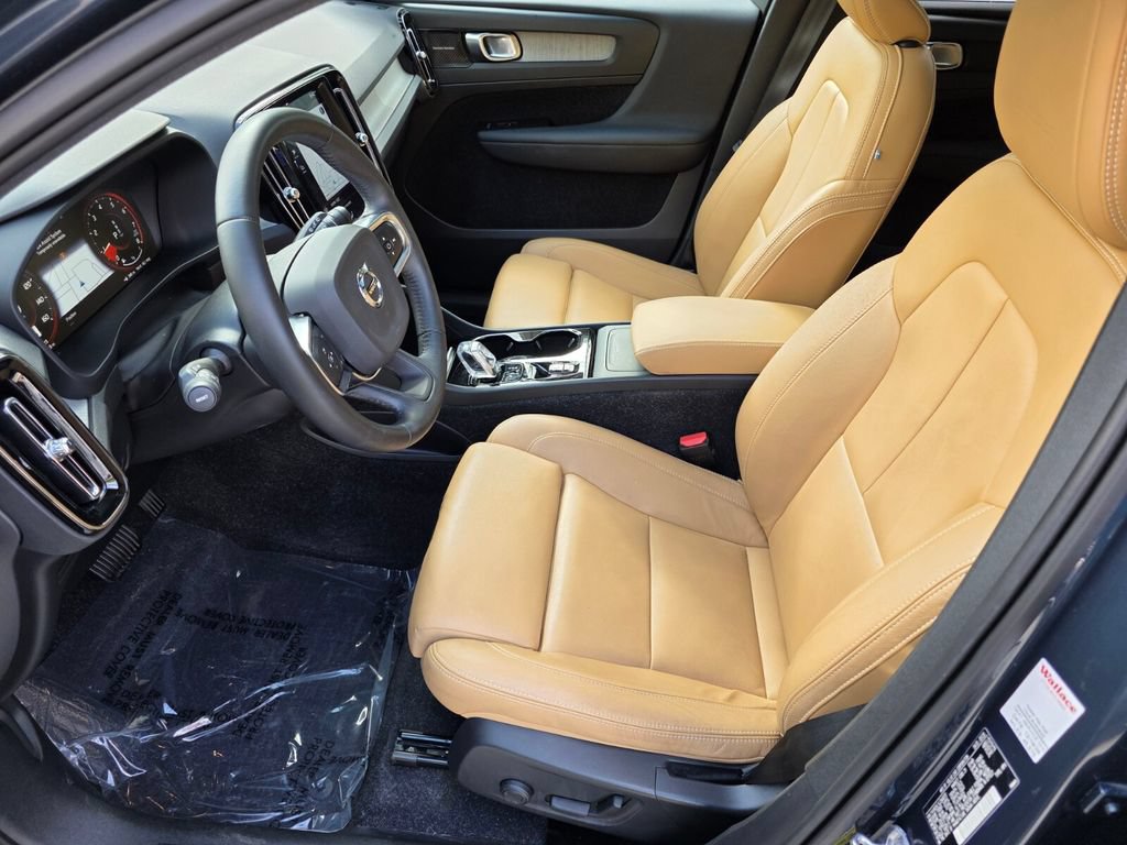 Used 2020 Volvo XC40 T5 Inscription w/ Protection Package Premier AWD/4WD image 8