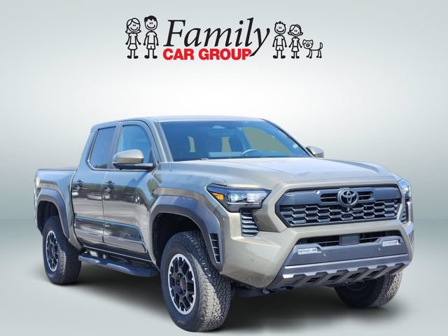 Used 2024 Toyota Tacoma TRD Sport AWD/4WD image 2