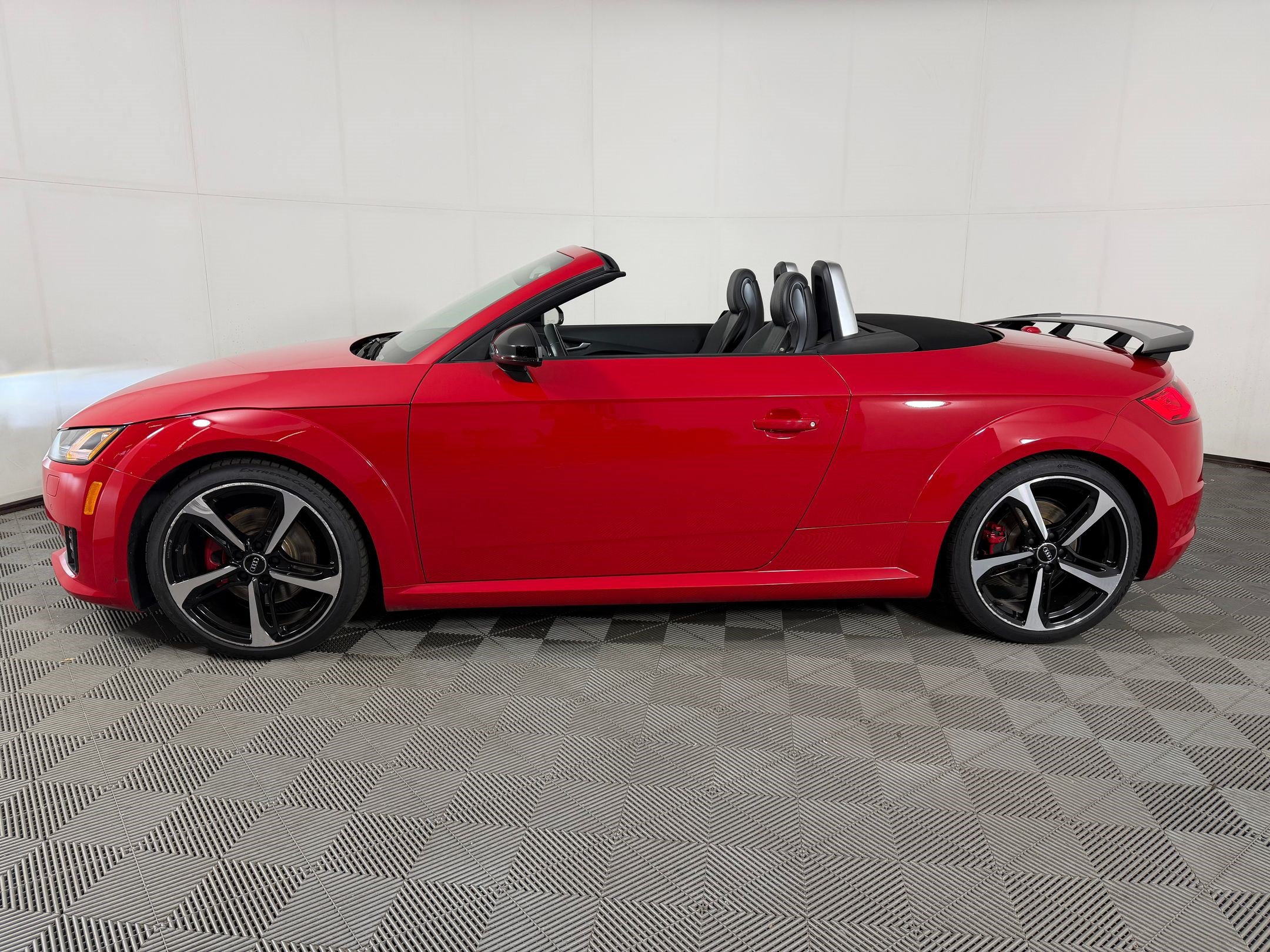 Used 2018 Audi TT 2.0T w/ Technology Package AWD/4WD image 2