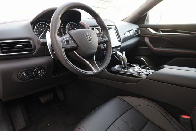 New 2024 Maserati Levante GT Ultima image 10