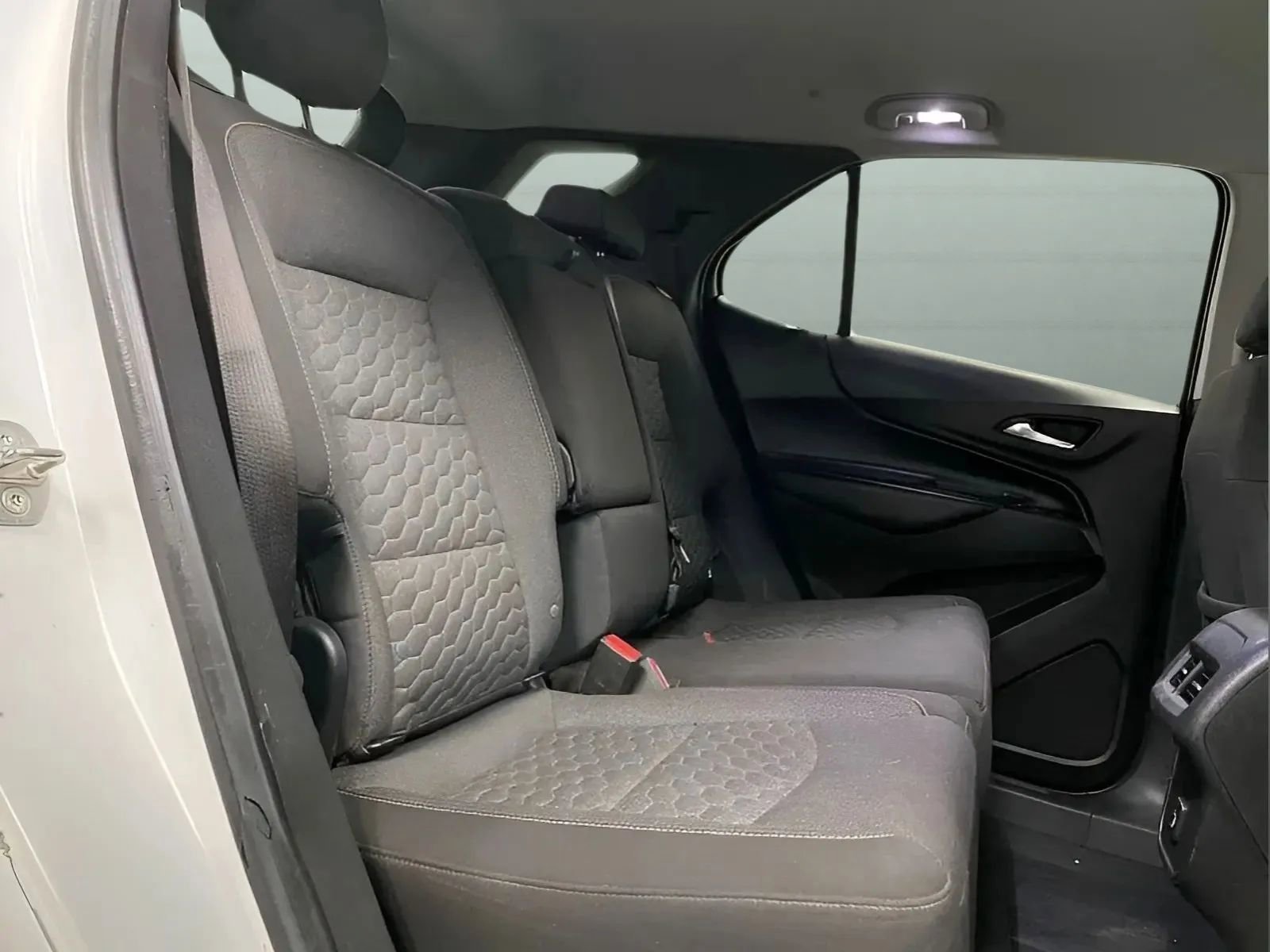 Used 2020 Chevrolet Equinox LT FWD image 18