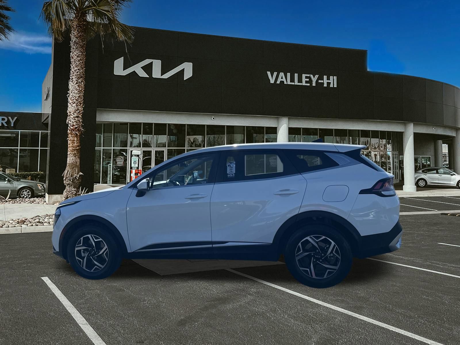 Used 2025 Kia Sportage LX image 10