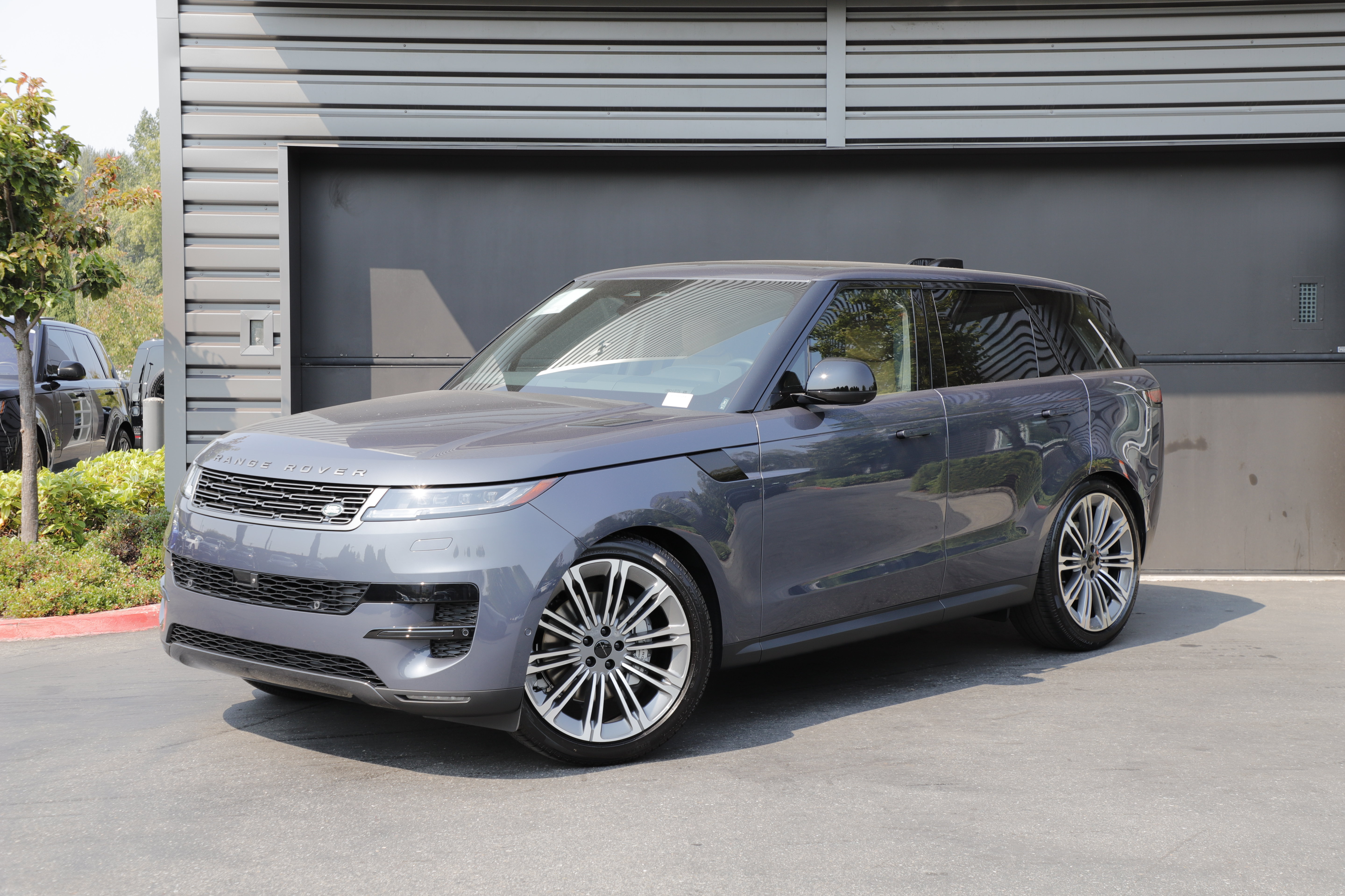 New 2026 Land Rover Range Rover Sport SE AWD/4WD image 1
