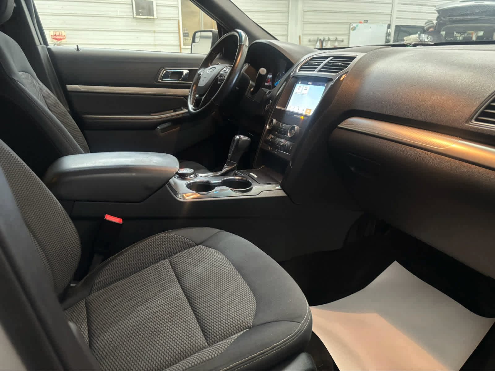 Used 2018 Ford Explorer XLT w/ Equipment Group 201A AWD/4WD image 25
