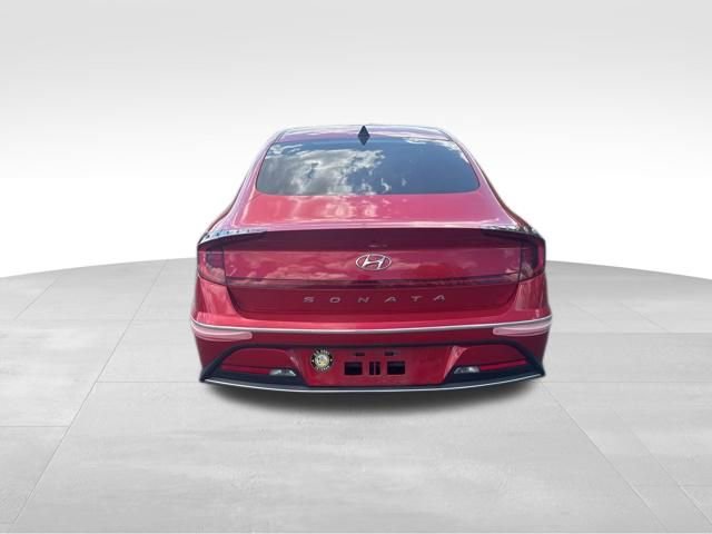 Used 2021 Hyundai Sonata SE w/ Winter Weather Package FWD image 3
