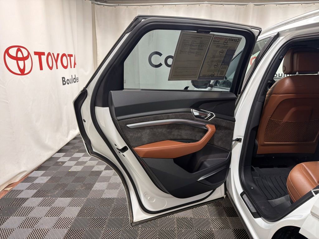 Used 2019 Audi e-tron Prestige AWD/4WD image 16