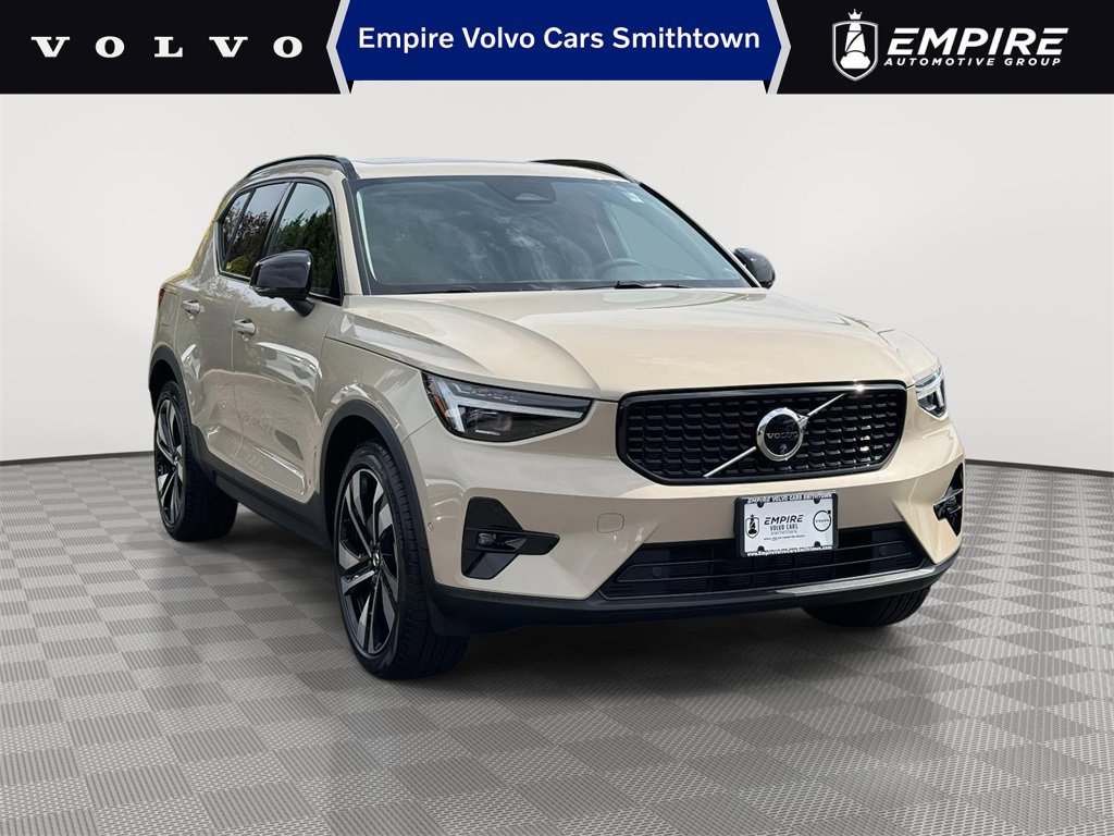 Certified 2025 Volvo XC40 B5 Plus w/ Protection Package Premier