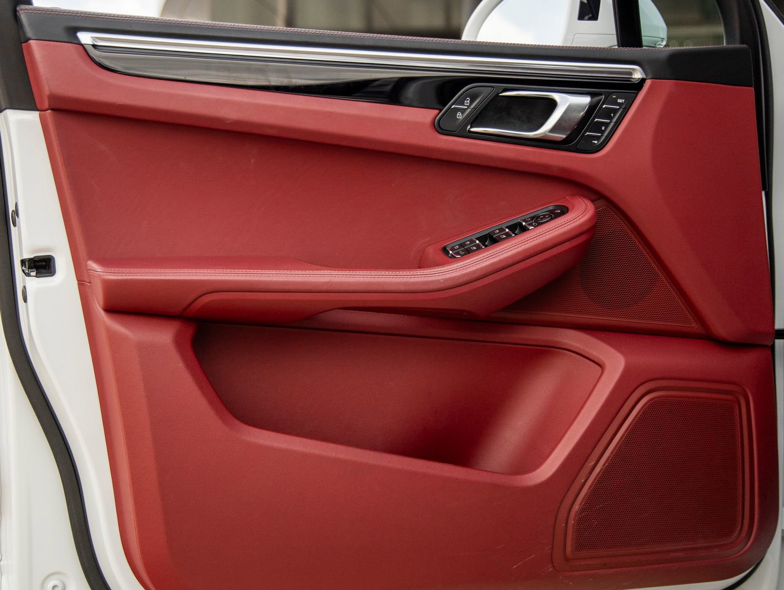 Certified 2023 Porsche Macan image 21