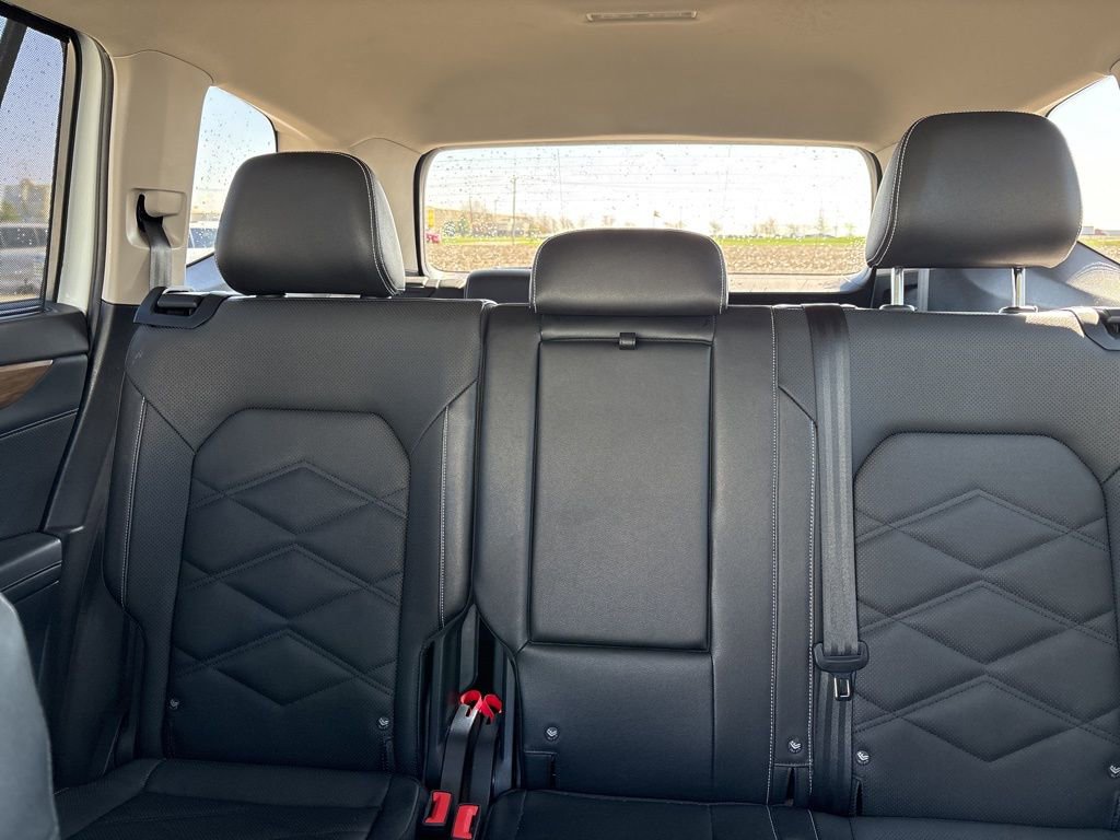 Used 2025 Volkswagen Atlas SE image 43