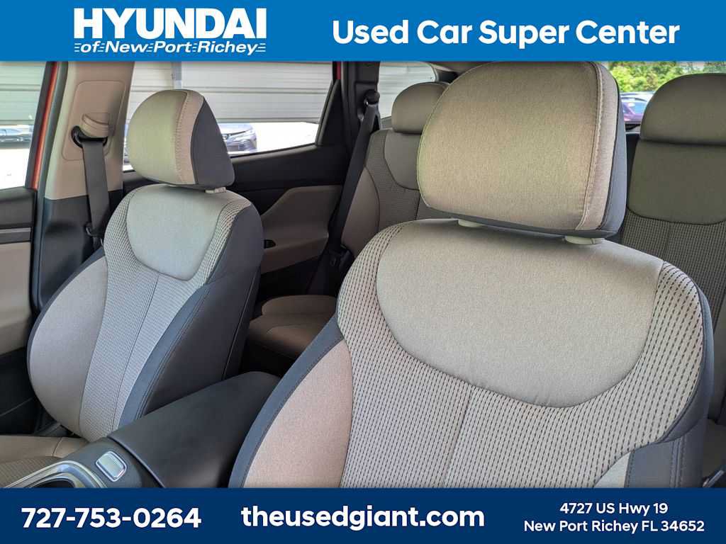 Used 2023 Hyundai Santa Fe SEL FWD image 7