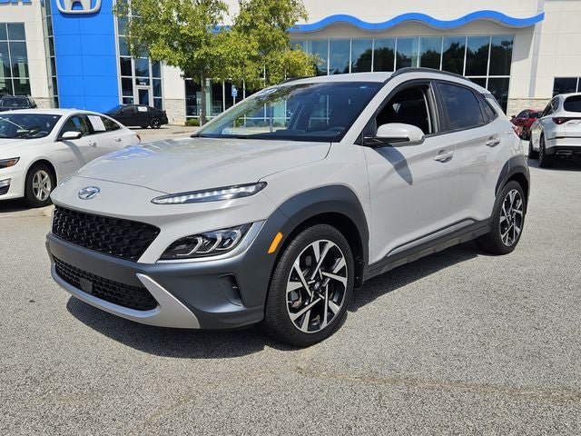 Used 2023 Hyundai Kona Limited w/ Cargo Package FWD image 4