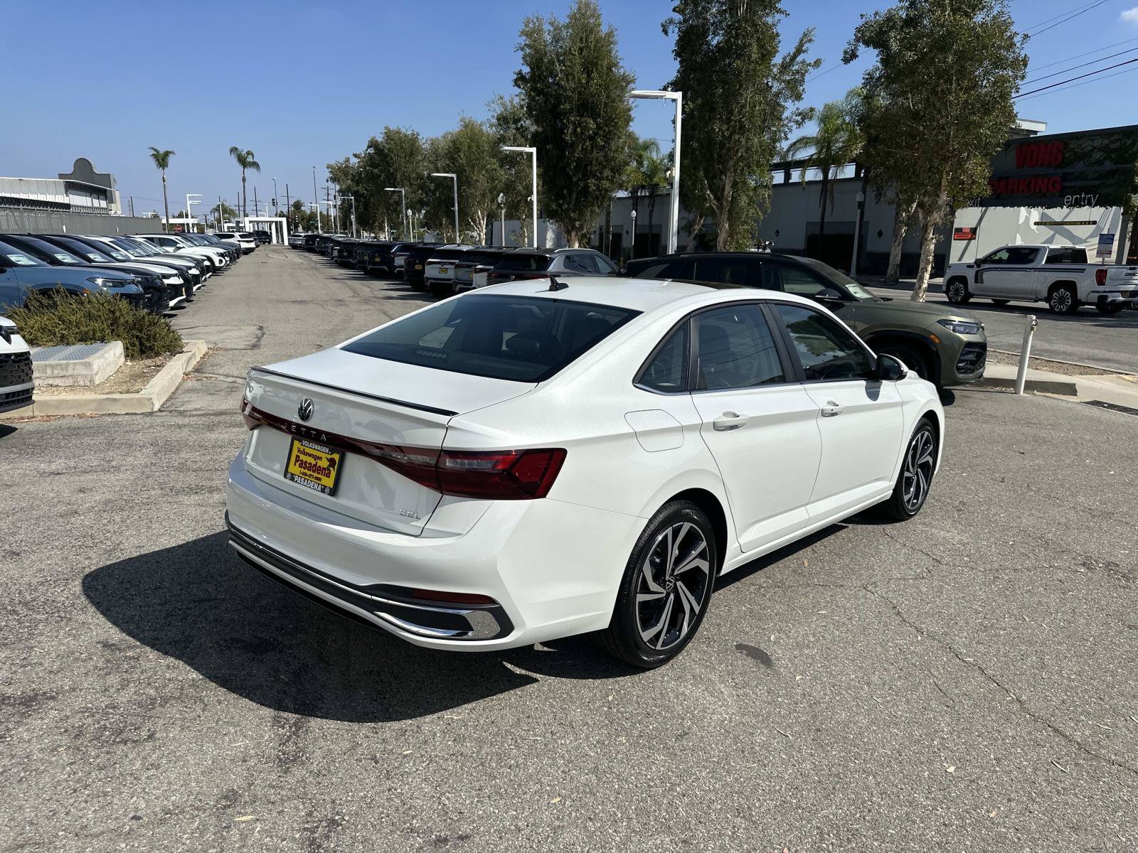 New 2027 Volkswagen Jetta SEL FWD image 4