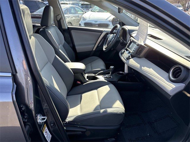 Used 2015 Toyota RAV4 Limited image 9