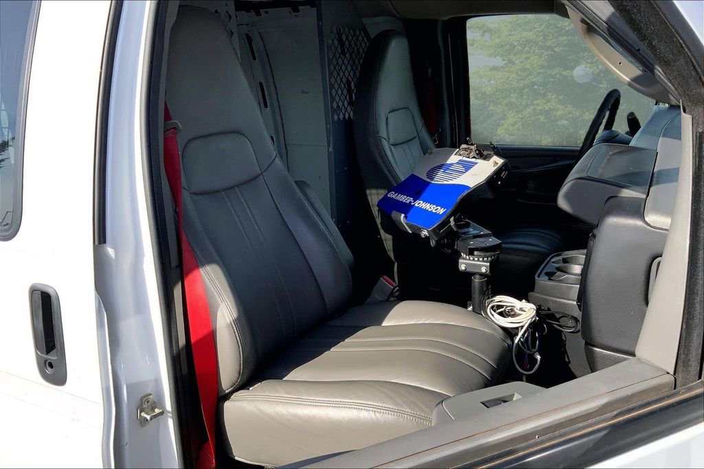 Used 2015 Chevrolet Express 2500 image 22
