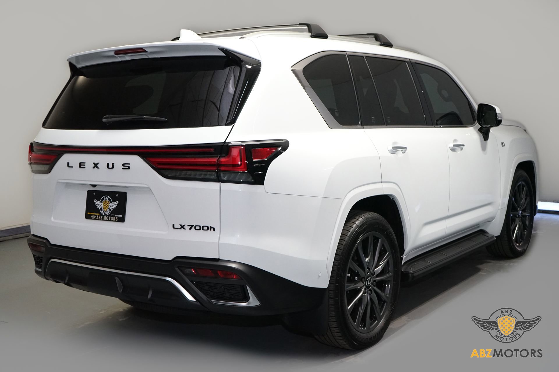 Used 2025 Lexus LX 700h F Sport image 5