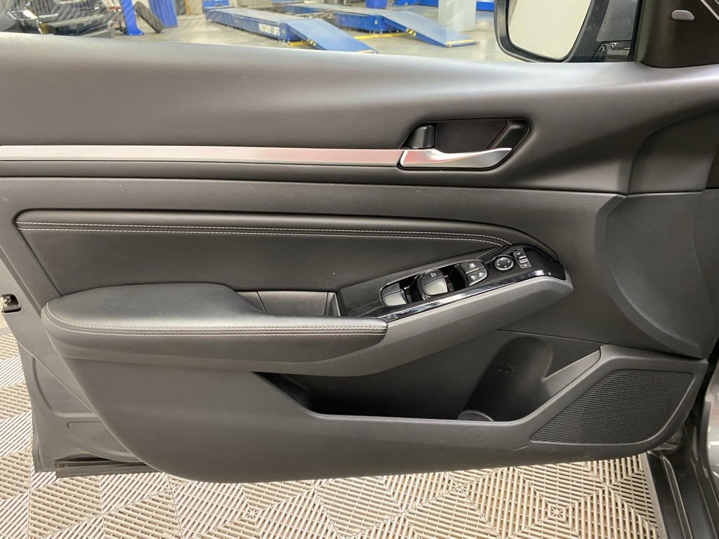 Used 2023 Nissan Altima 2.5 SL image 9