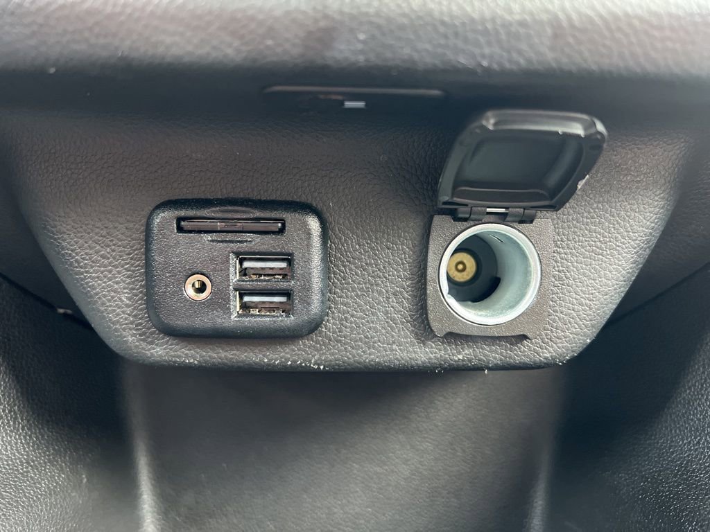 Used 2023 Chevrolet Traverse RS AWD/4WD image 25