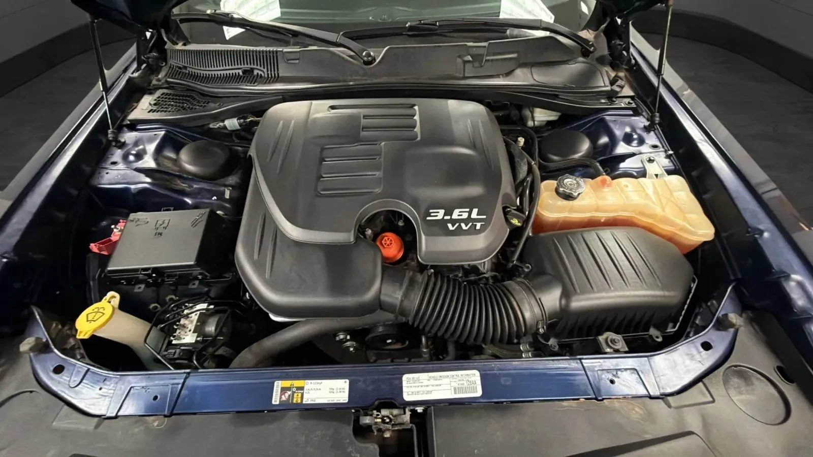 Used 2015 Dodge Challenger SXT RWD image 22