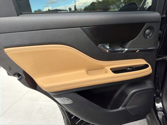 Used 2022 Lincoln Corsair Grand Touring w/ Elements Technology Bundle AWD/4WD image 18