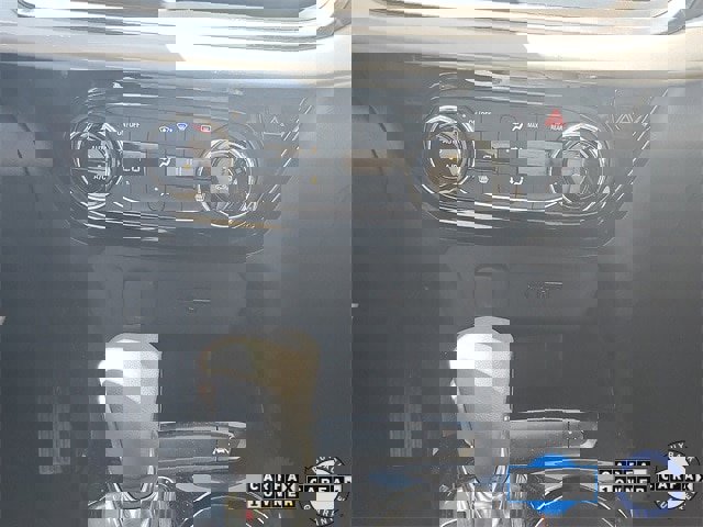 Used 2025 Chevrolet Trax LT w/ Driver Confidence Package image 17