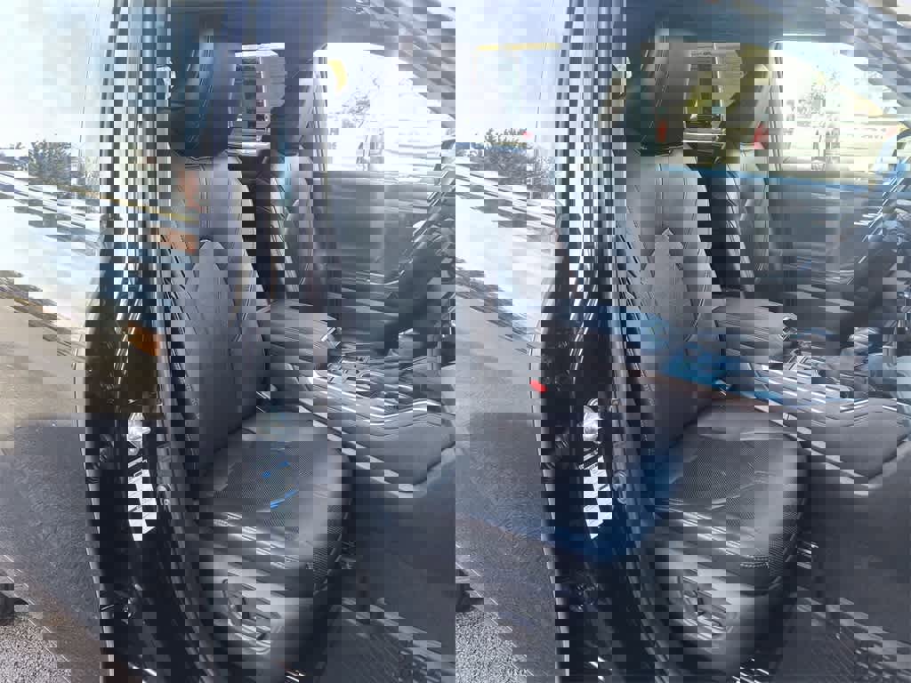 Used 2020 Toyota Highlander Limited image 26