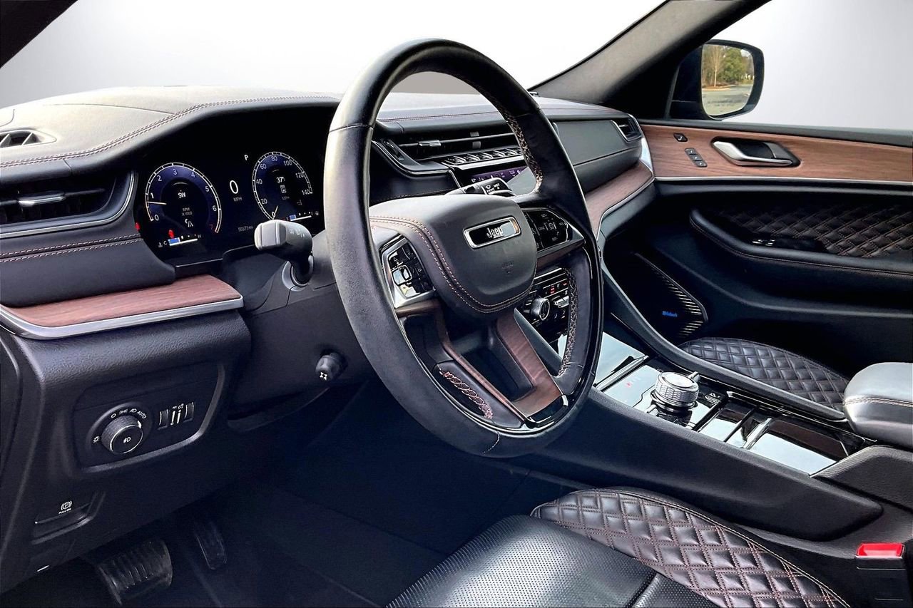 Certified 2022 Jeep Grand Cherokee Summit w/ Adv Protech Group IV image 20