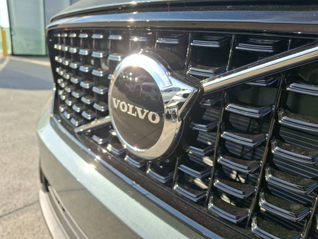 New 2026 Volvo XC40 B4 Core image 19