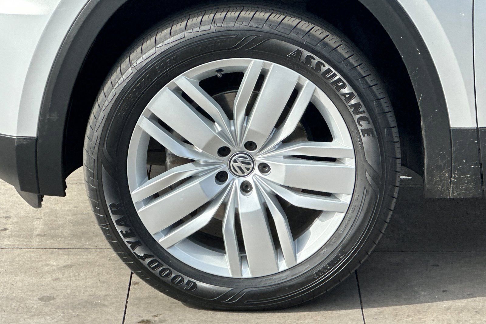 Used 2019 Volkswagen Atlas SE w/ Panoramic Sunroof Package image 27