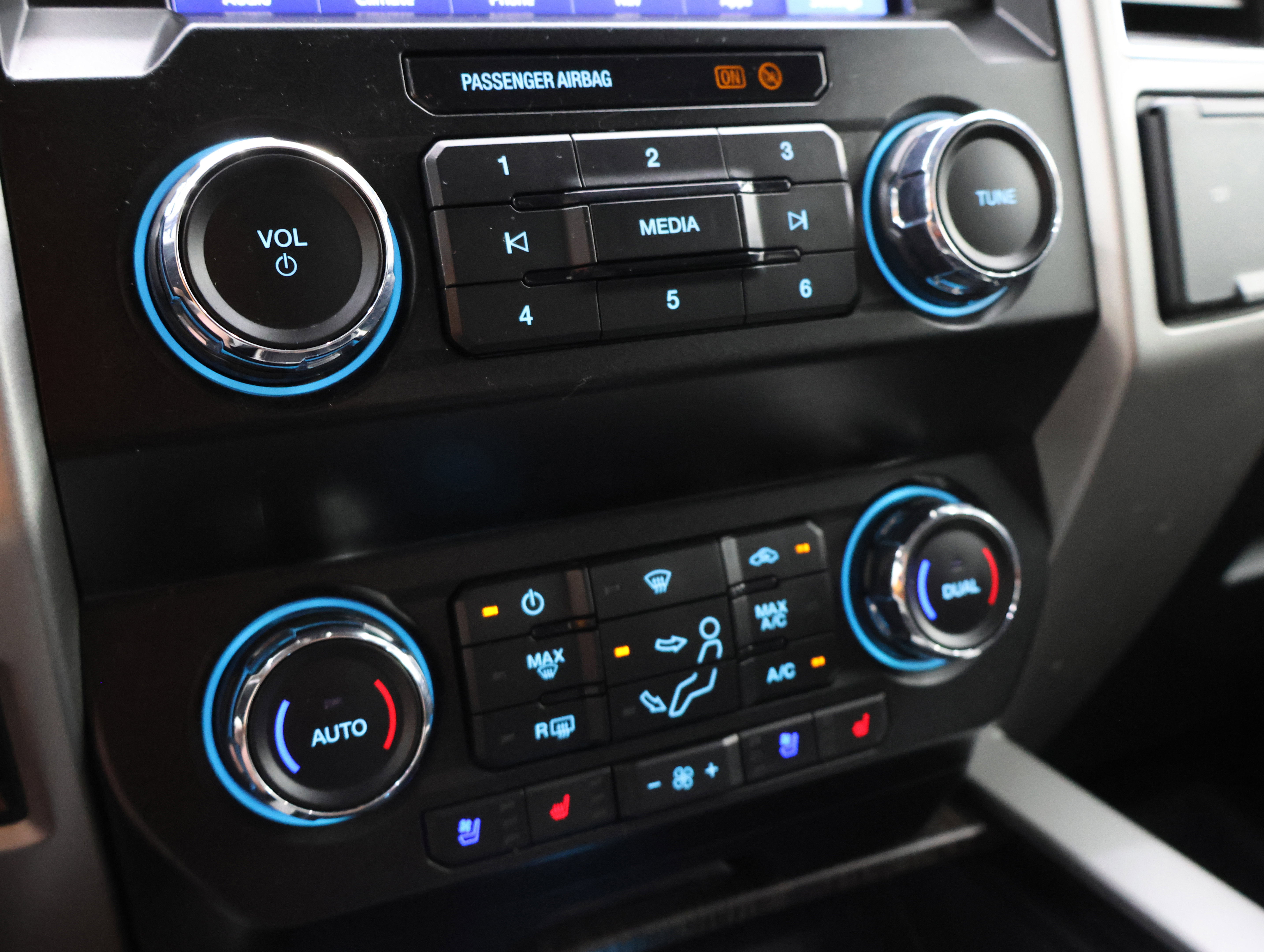 Used 2021 Ford F350 Lariat AWD/4WD image 46