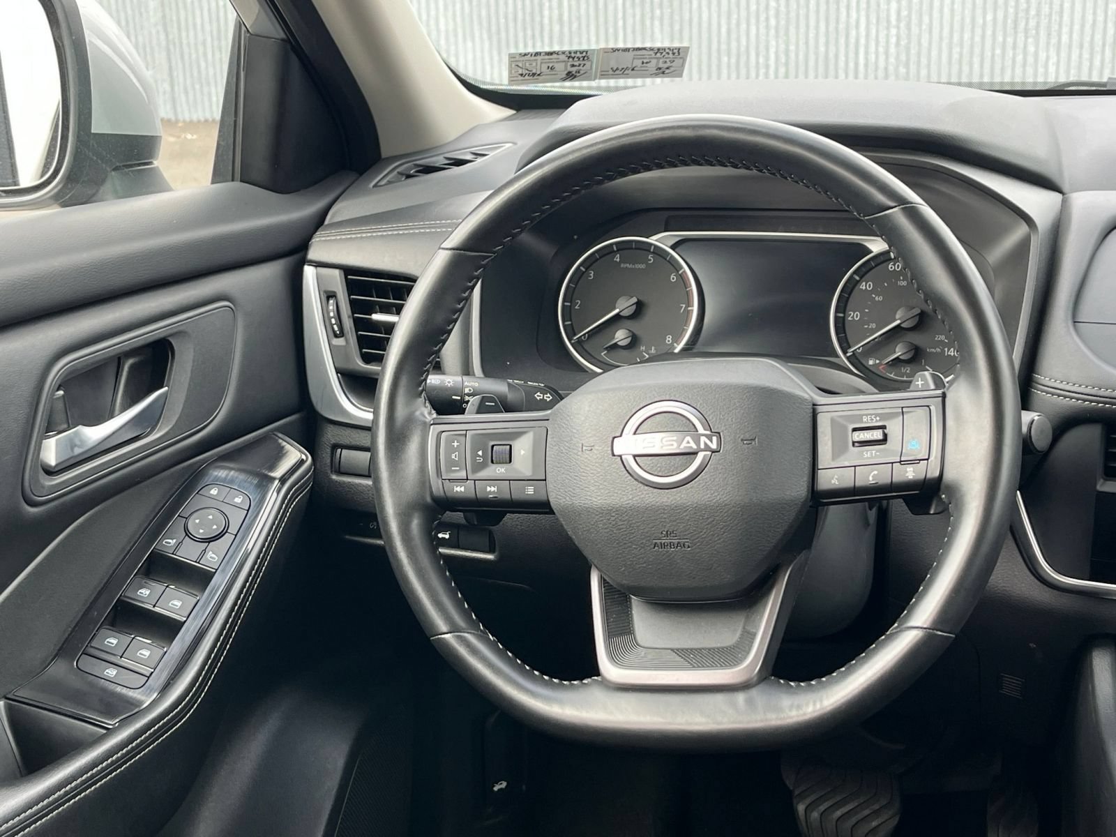 Used 2025 Nissan Rogue SV AWD/4WD image 29