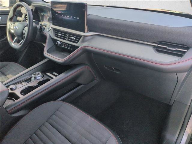 Certified 2025 Ford Explorer ST-Line w/ ST-Line Street Pack image 22