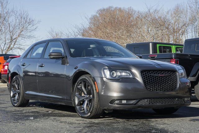 Used 2023 Chrysler 300 S image 2
