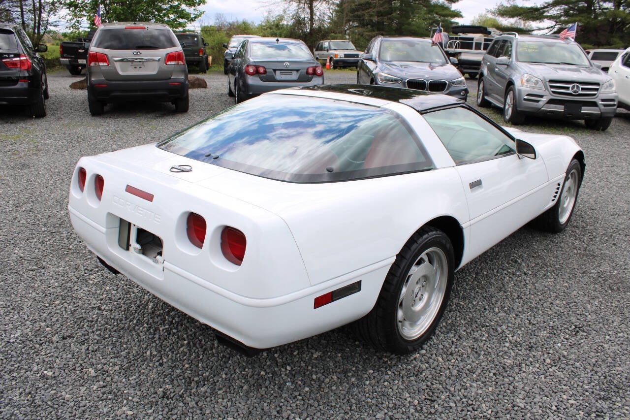 Used 1996 Chevrolet Corvette Coupe RWD image 7
