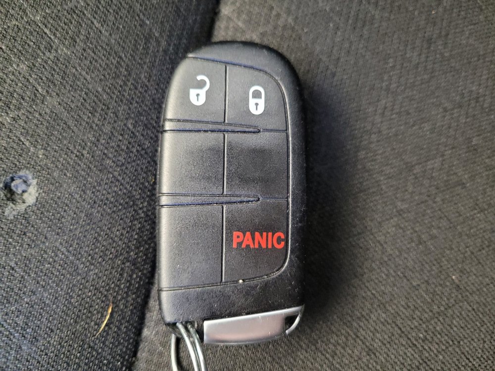 Used 2021 Jeep Grand Cherokee Laredo image 32