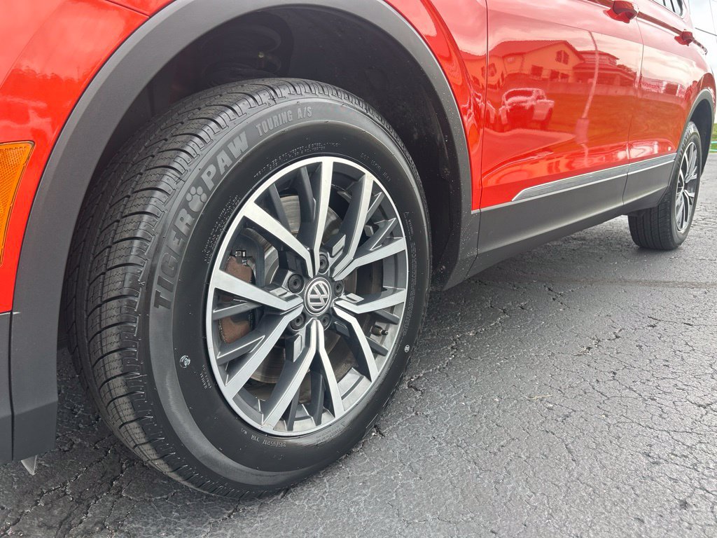Used 2018 Volkswagen Tiguan SE AWD/4WD image 9