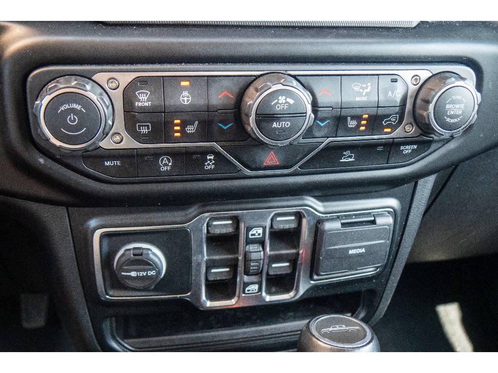Used 2022 Jeep Gladiator Overland w/ Popular Equipment Package AWD/4WD image 22