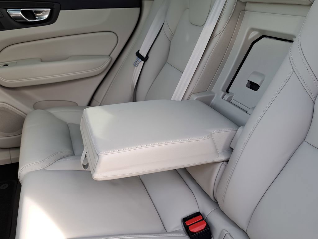 Used 2023 Volvo XC60 B5 Ultimate w/ Climate Package image 25