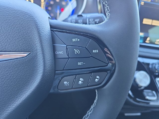 New 2026 Chrysler Pacifica Select w/ S Appearance Package FWD image 24