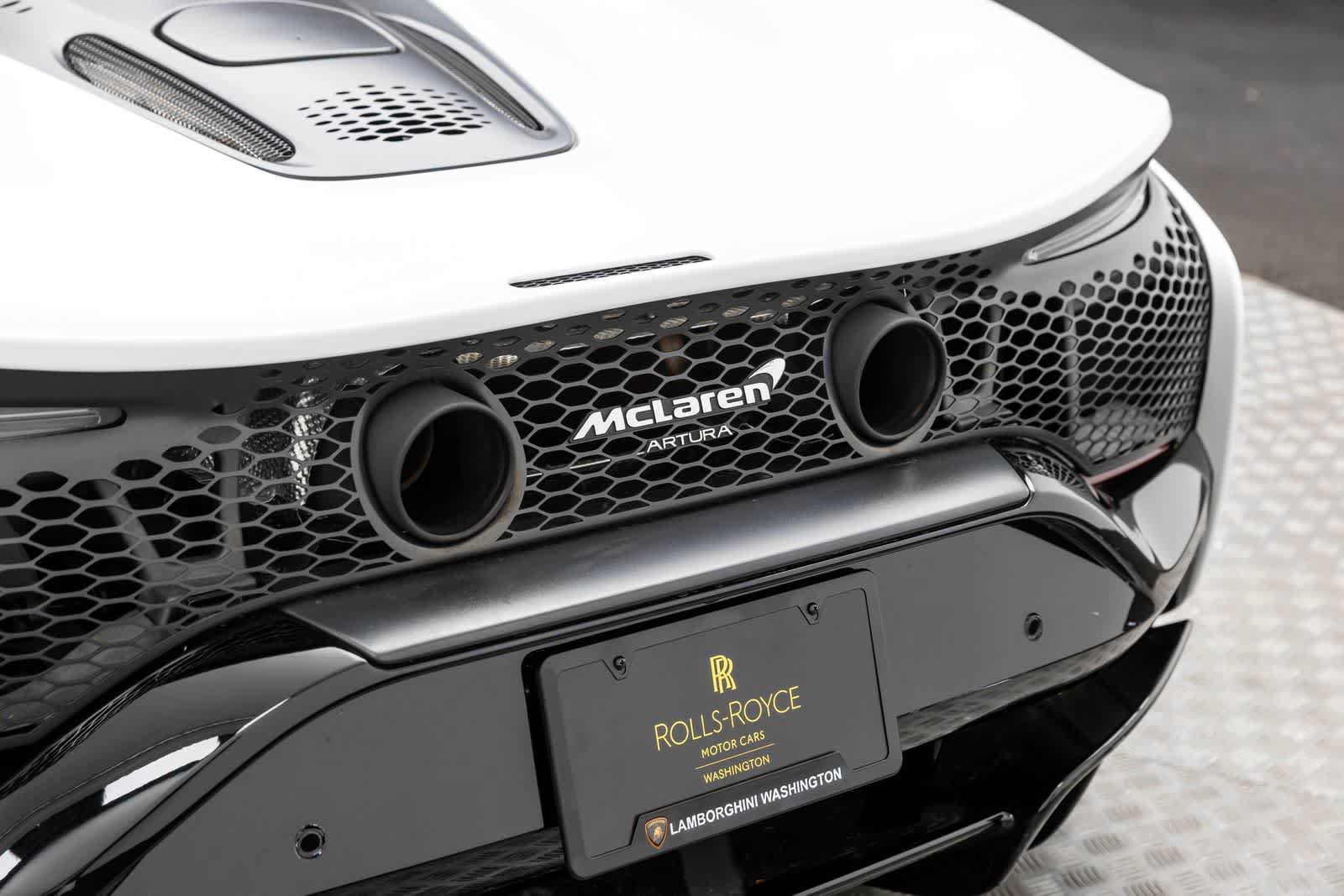 Used 2023 McLaren Artura RWD image 7