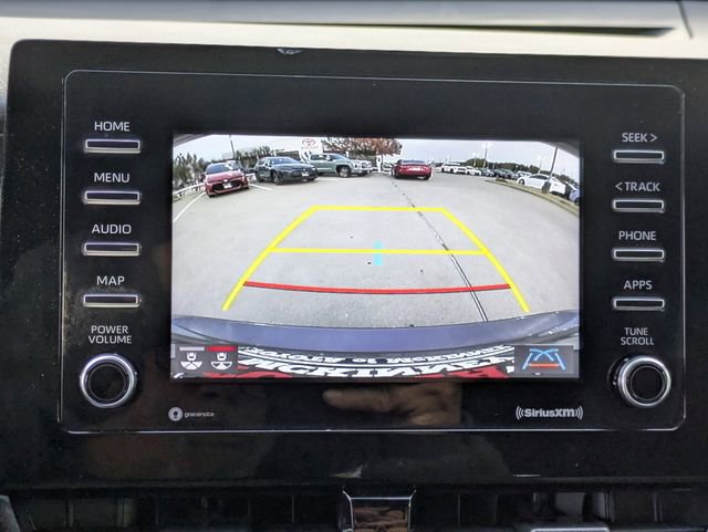 Used 2022 Toyota Camry SE image 18