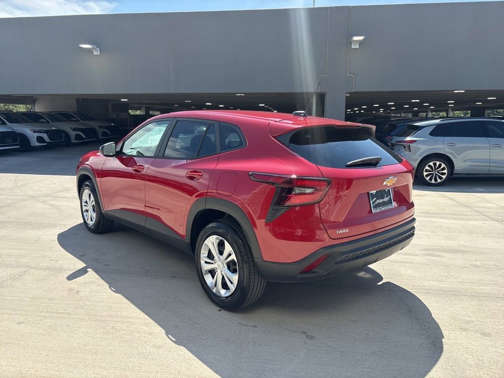 Used 2026 Chevrolet Trax LS FWD image 8