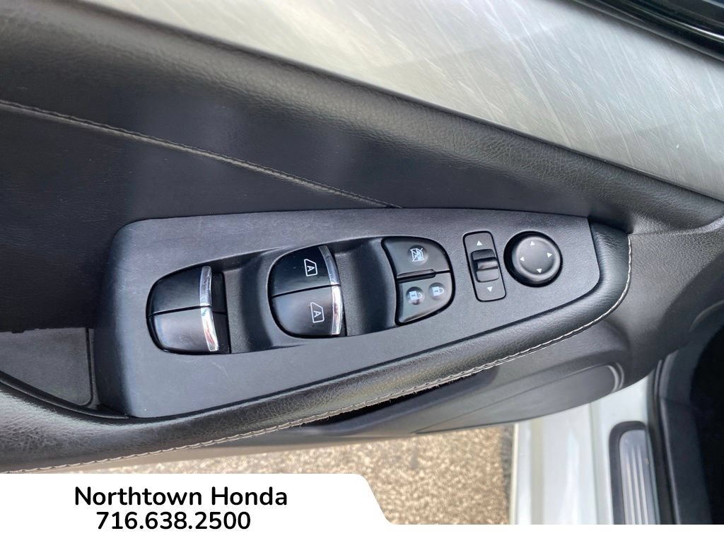 Used 2017 Nissan Maxima 3.5 SV FWD image 19