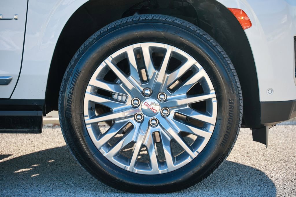 Used 2024 GMC Yukon XL Denali w/ Advanced Technology Package image 15