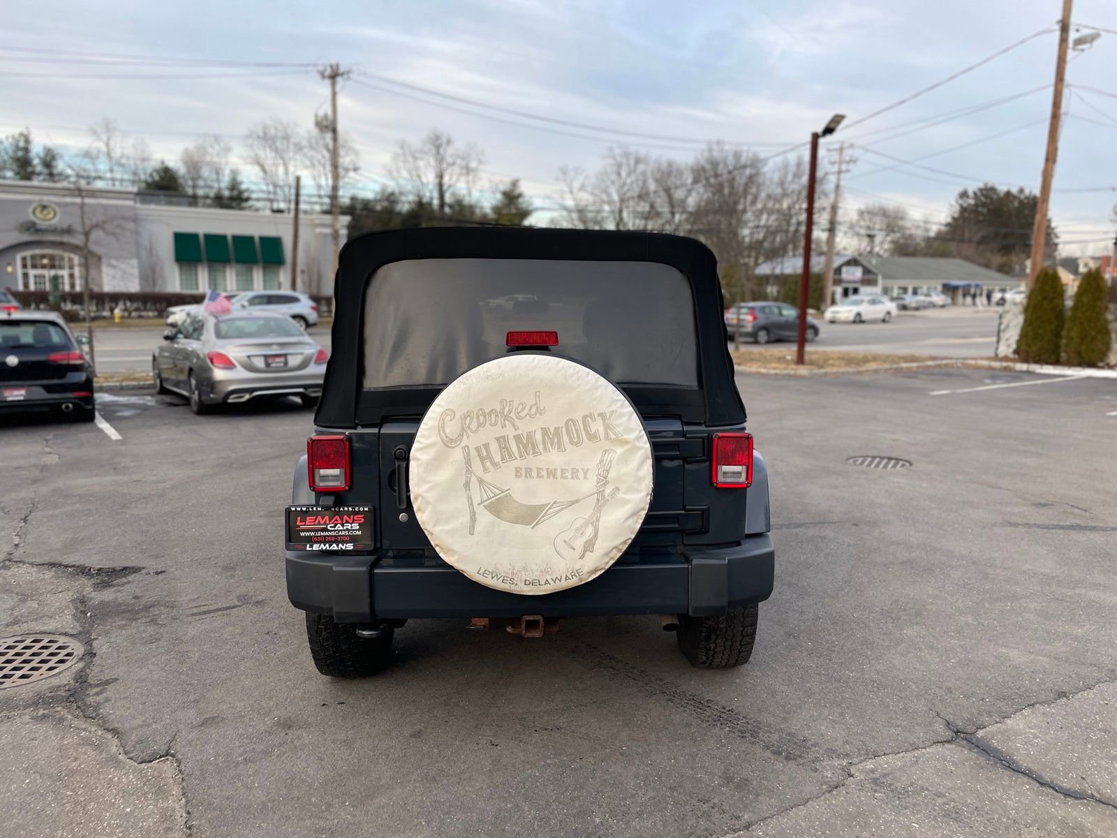 Used 2017 Jeep Wrangler Unlimited Sahara w/ Connectivity Group image 4