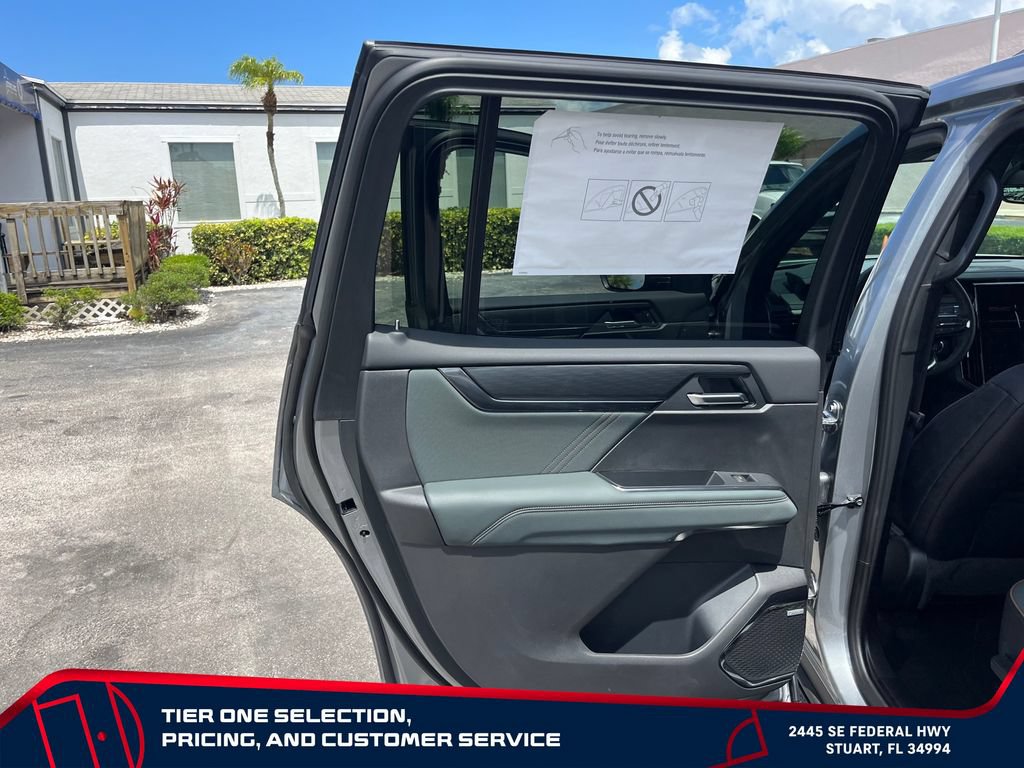 New 2026 GMC Acadia AT4 w/ Luxury Package AWD/4WD image 27
