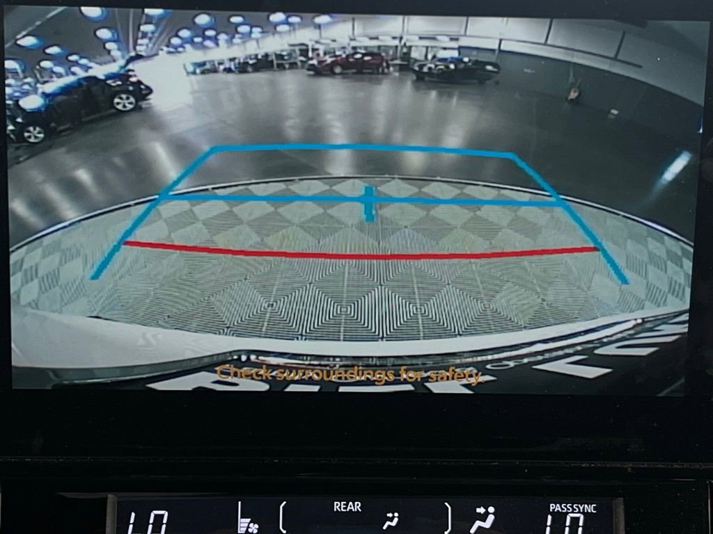 Used 2025 Toyota Sienna XSE image 17