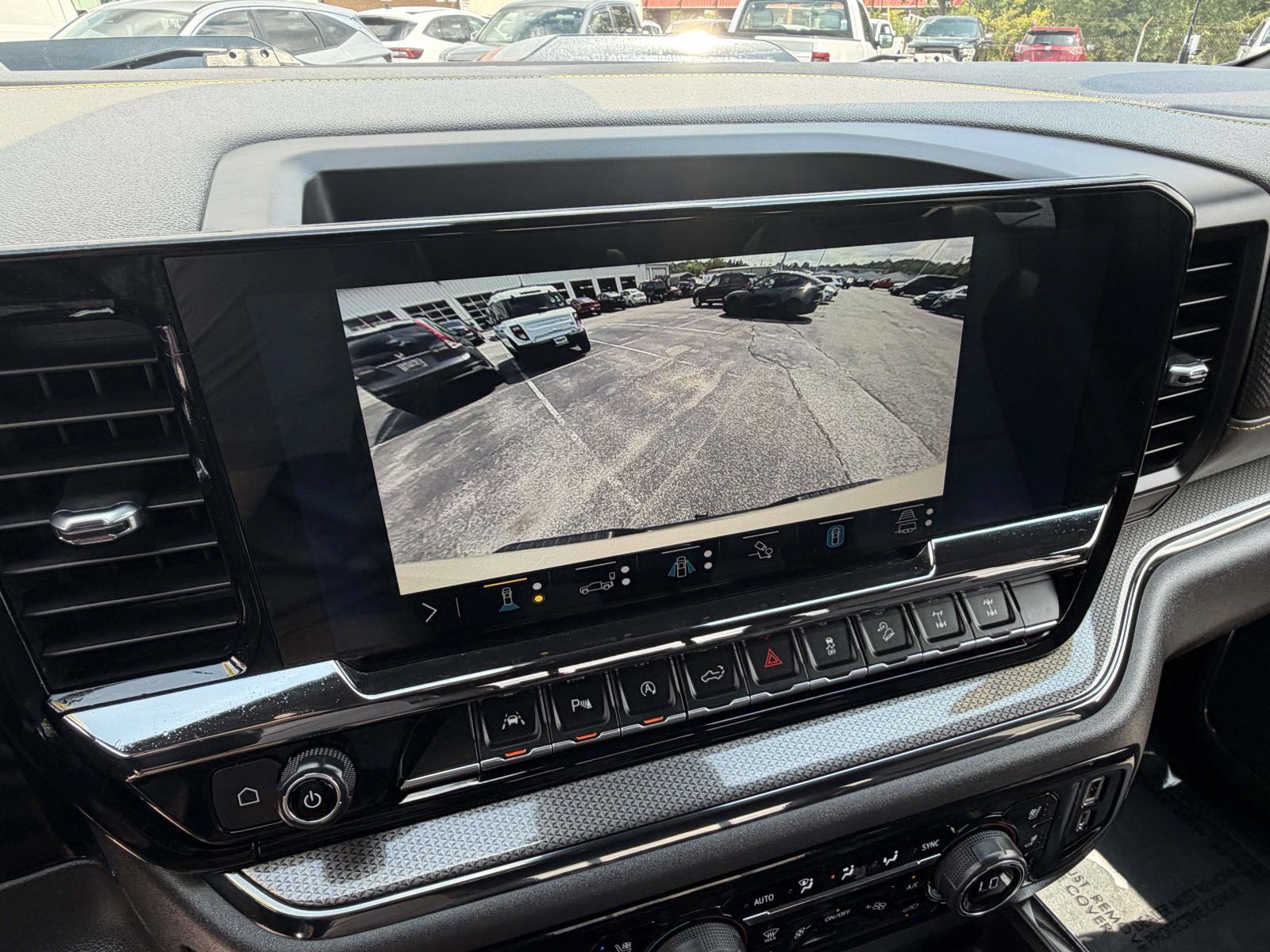 Used 2023 Chevrolet Silverado 1500 ZR2 w/ Technology Package AWD/4WD image 9