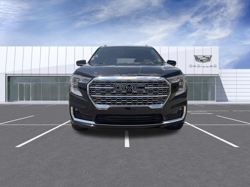 Used 2024 GMC Terrain Denali w/ Black Diamond Edition AWD/4WD image 3