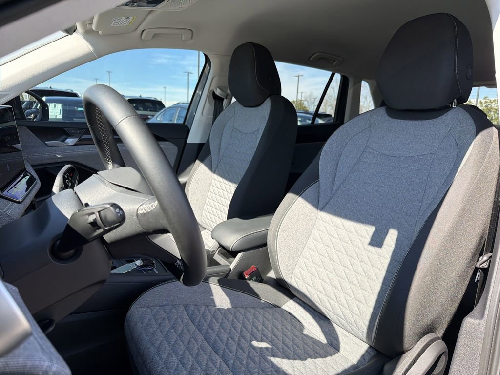 Used 2025 Volkswagen Tiguan S image 12